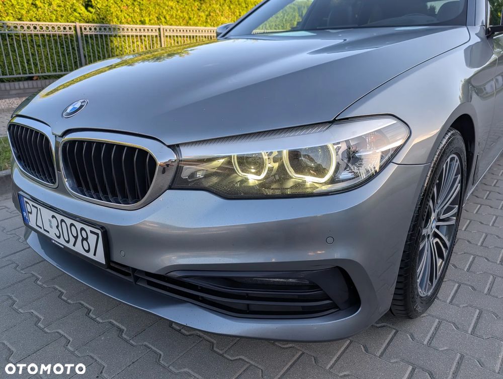 BMW Seria 5 520d Sport Line - 35