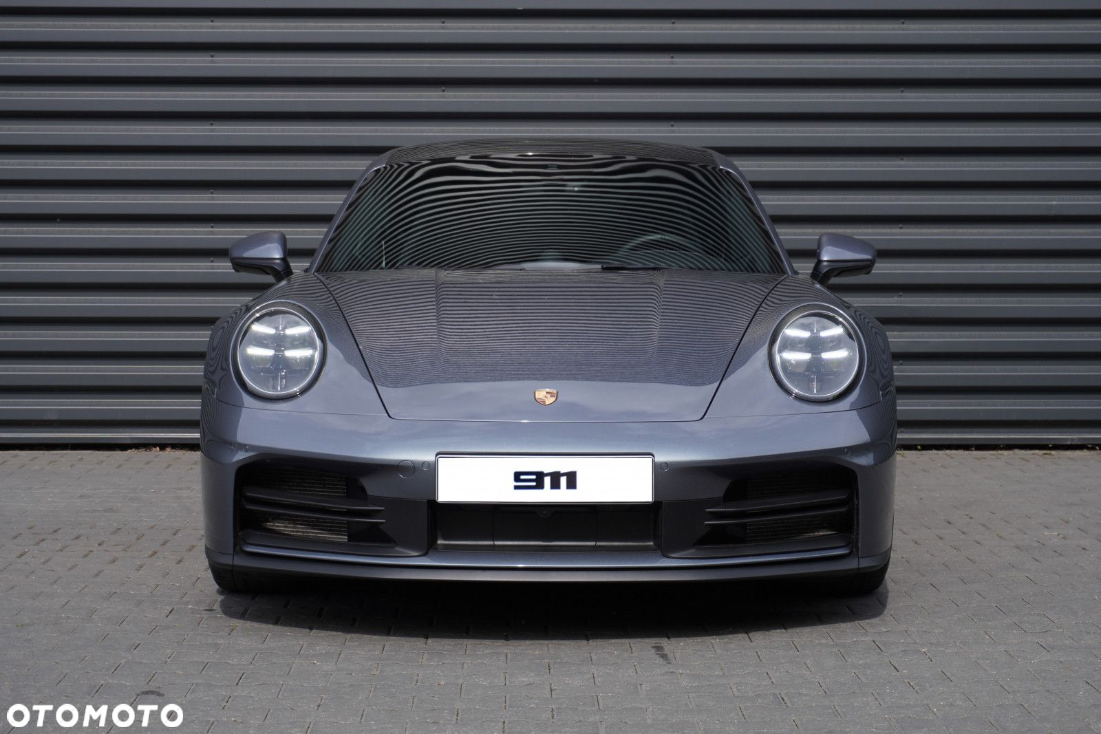 Porsche 911 Carrera - 2