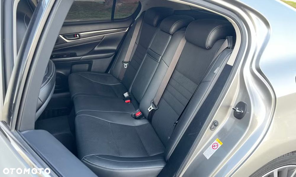 Lexus GS - 9