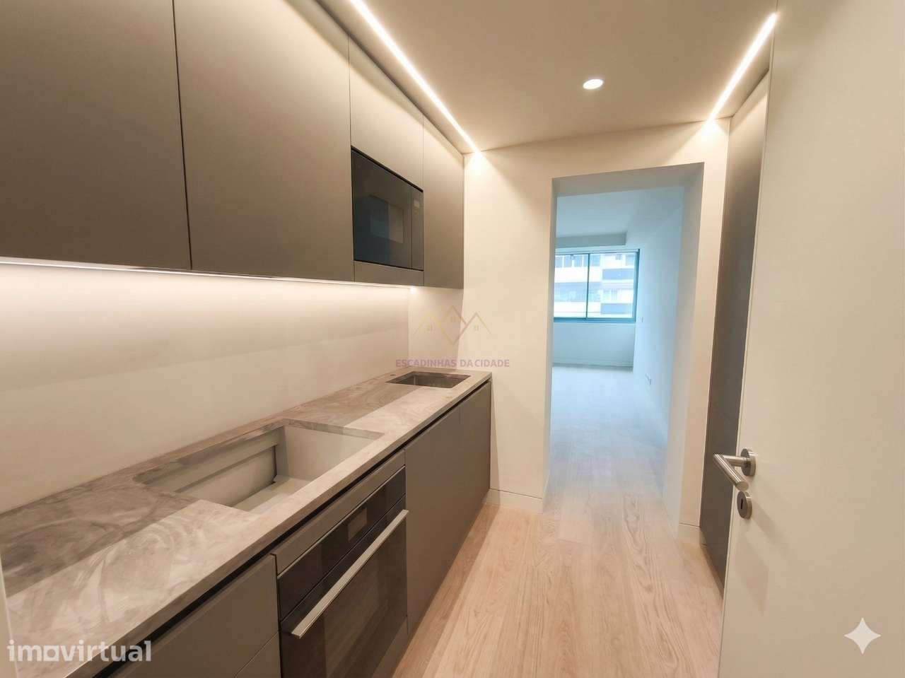 T1 em Empreendimento de luxo com Piscina - Grande imagem: 2/24