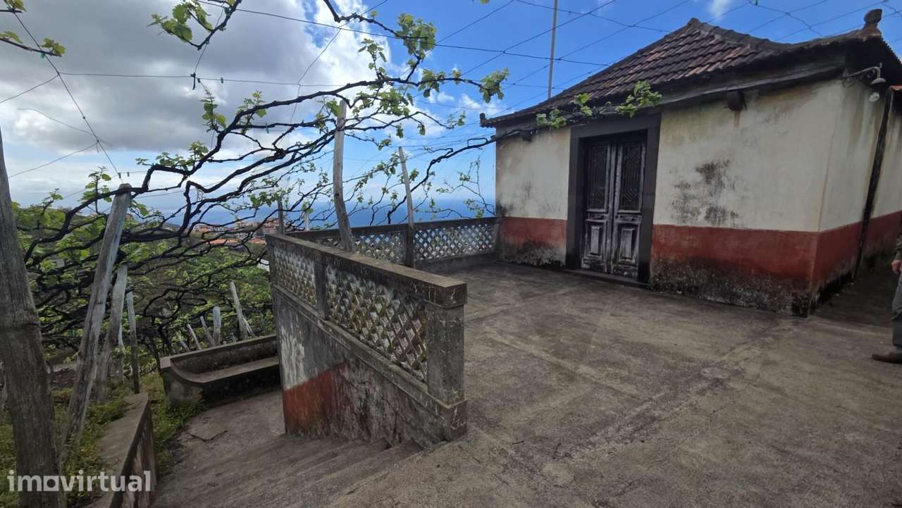 Moradia Tradicional para recuperar em Lote de 1.512 m2 com Vista Mar – - Grande imagem: 3/17