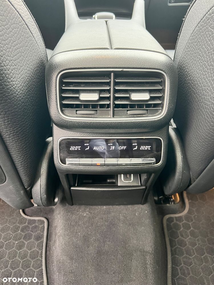 Mercedes-Benz GLS - 23