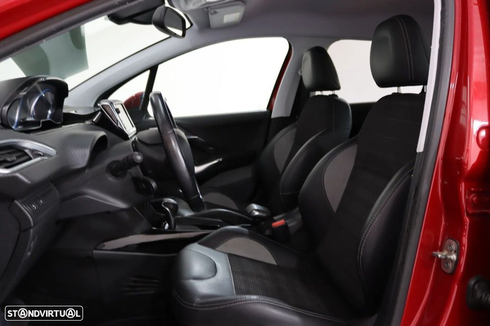 Peugeot 2008 1.2 PureTech Allure EAT6 - 12