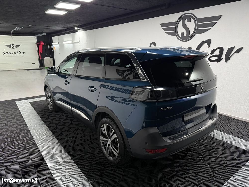 Peugeot 5008 1.2 PureTech Allure — fotografia 3