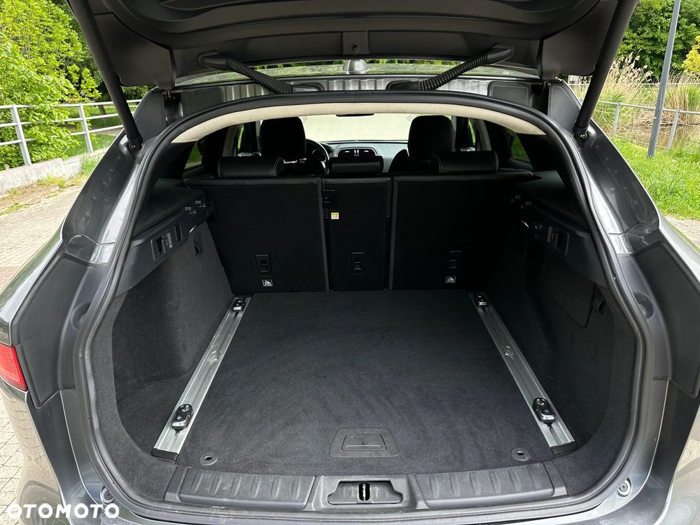 Jaguar F-Pace D200 AWD R-Dynamic HSE 90th Anniversary Edition - 19