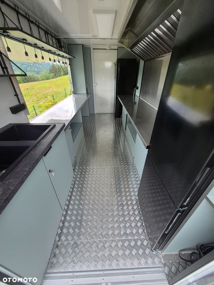 Iveco Food Truck Sklep Bar - 10