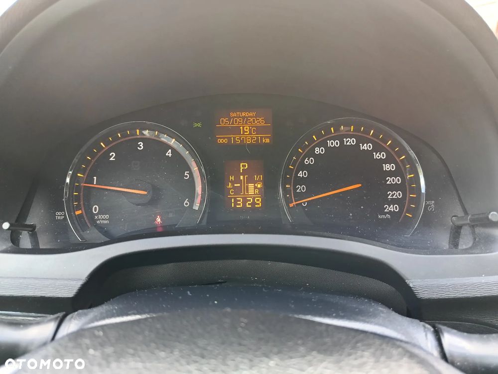 Toyota Avensis - 25