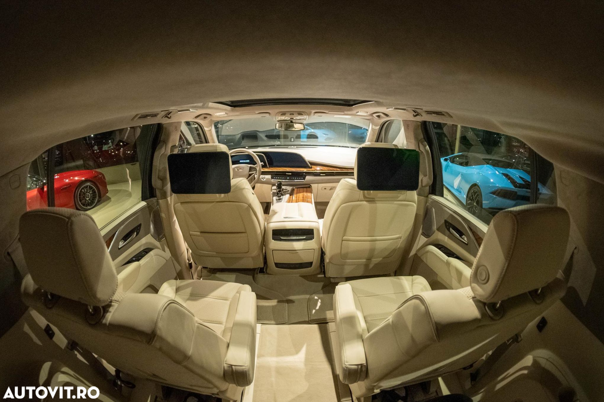 Cadillac Escalade - 3