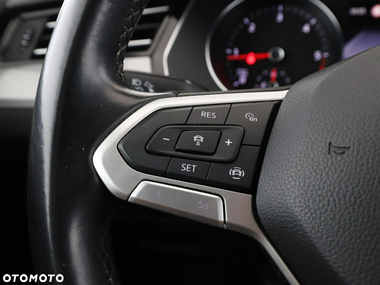 Volkswagen Passat 2.0 TDI SCR Business DSG - 32