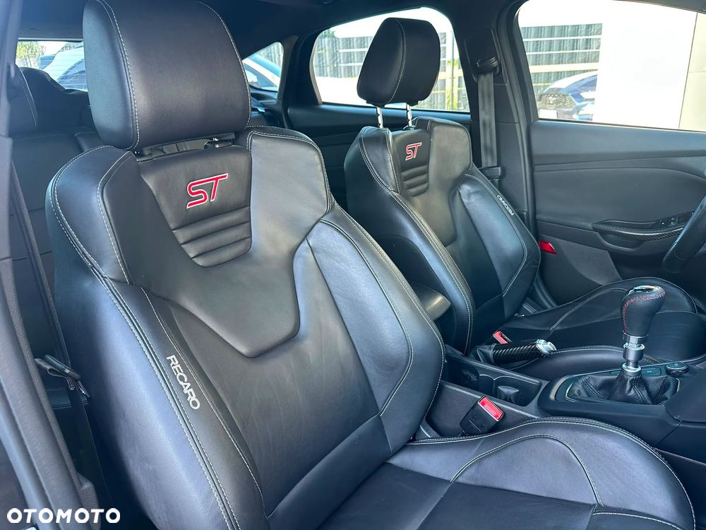 Ford Focus 2.0 EcoBoost ST mit Leder-Sport-Paket - 25