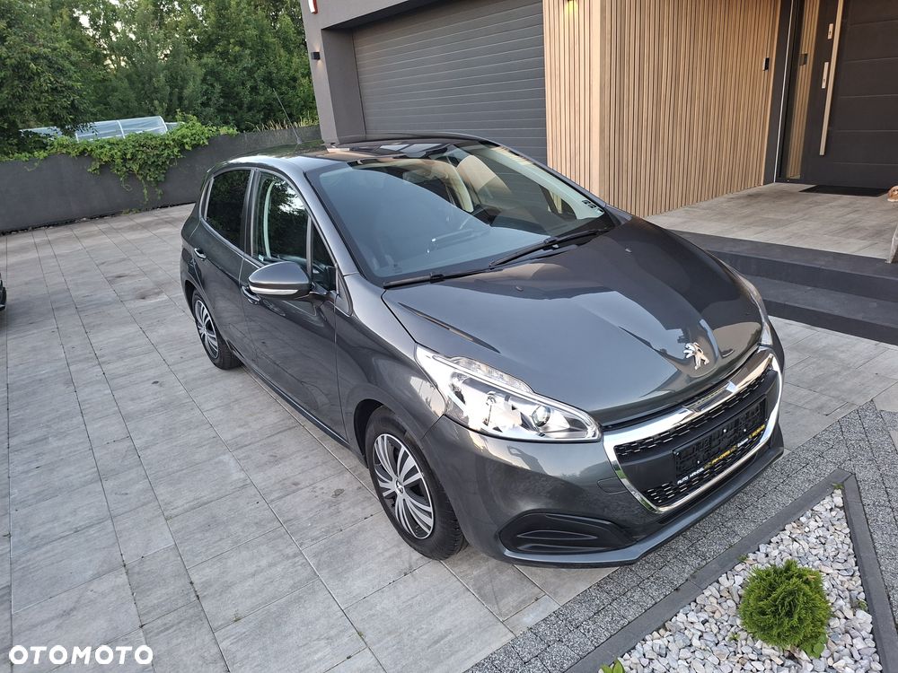 Peugeot 208 - 4