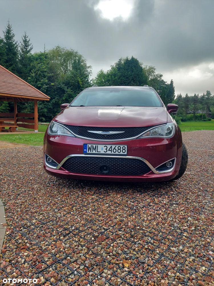 Chrysler Pacifica - 1