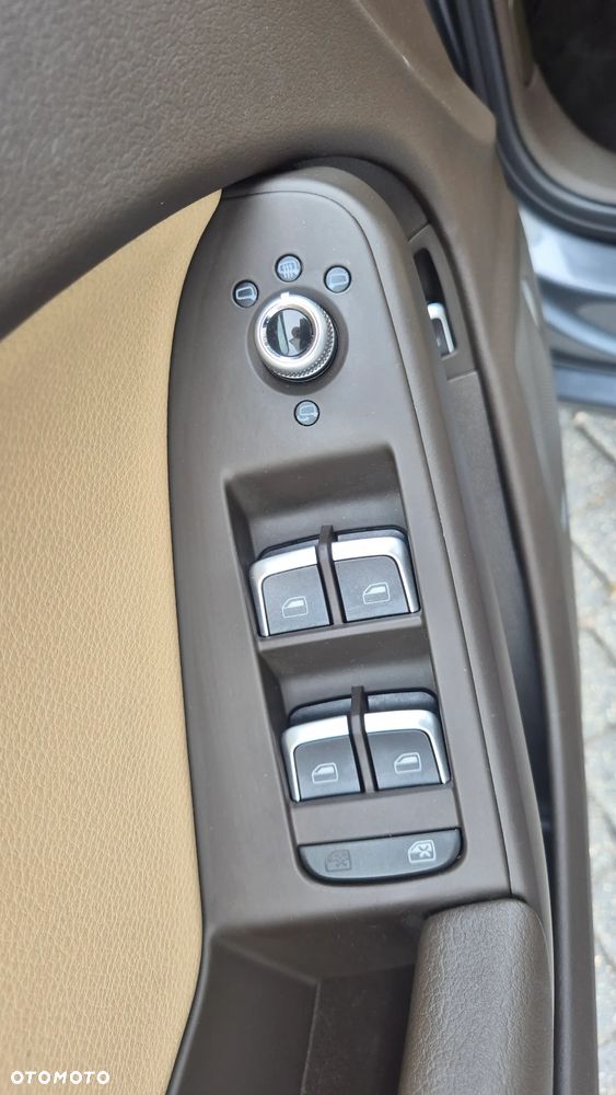 Audi A4 Avant 2.0 TDI DPF clean diesel multitronic Ambiente - 28