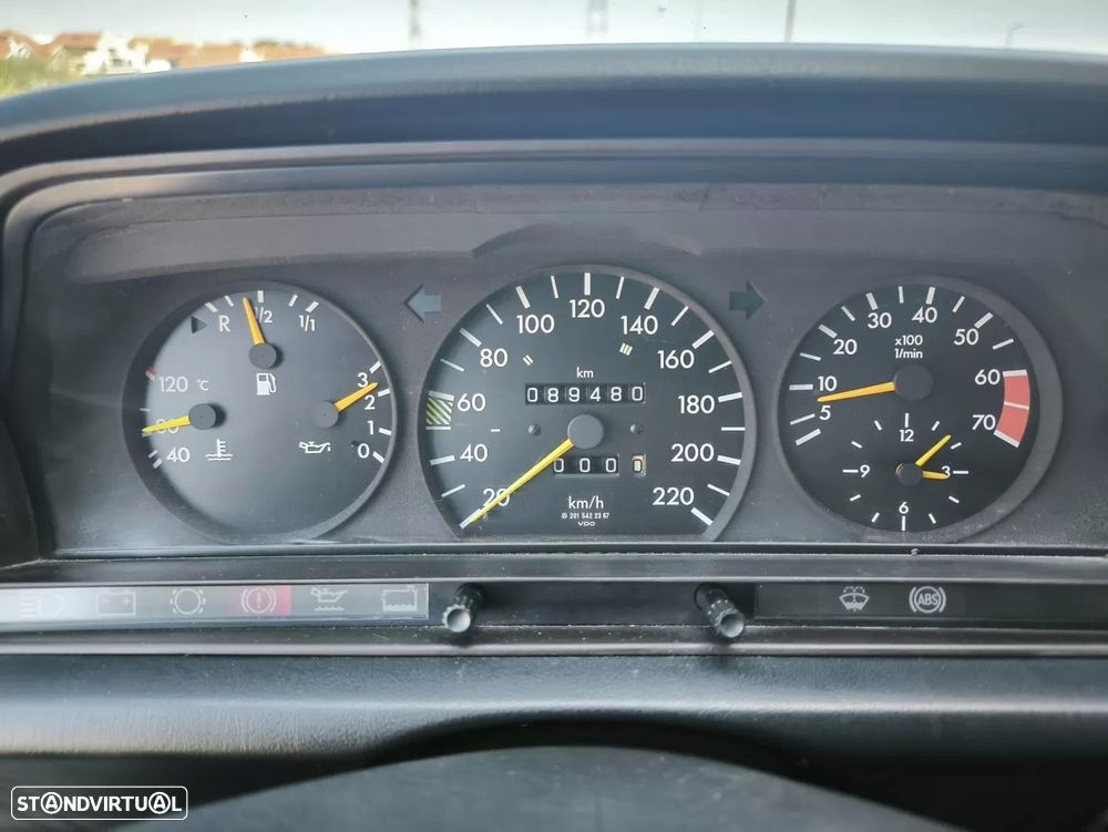 Mercedes-Benz W201 (1982-1993) 190 E 1.8 - 7