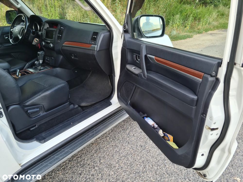 Mitsubishi Pajero - 6