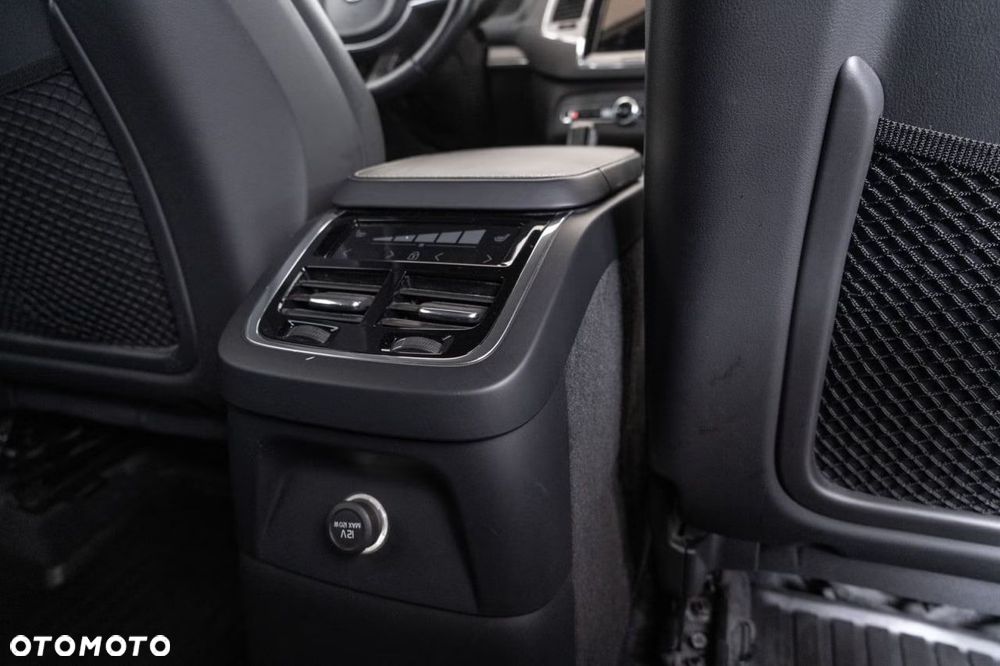 Volvo XC 90 T8 AWD Twin Engine Geartronic RDesign - 31