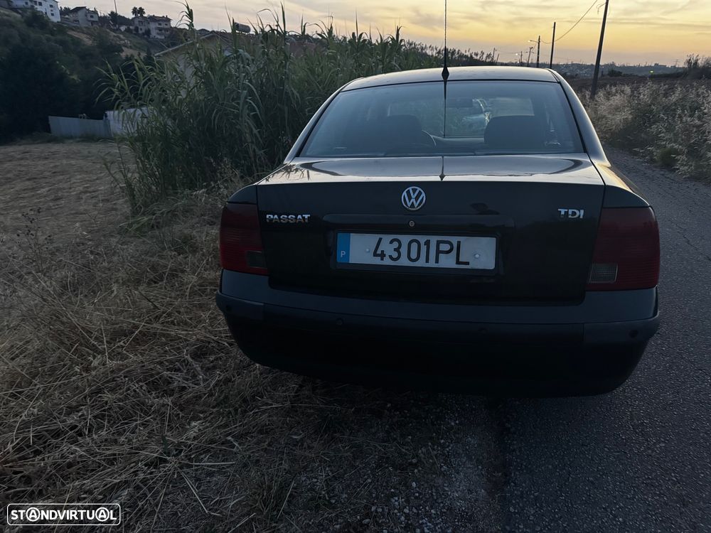 VW Passat 1.9 TDi Confortline - 5
