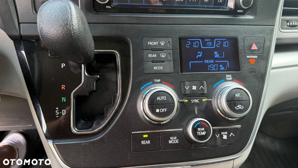 Toyota Sienna 3.5 V6 - 22