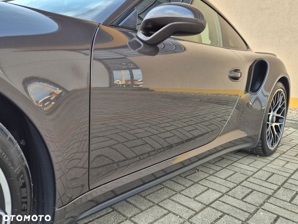 Porsche 911 Turbo S - 18