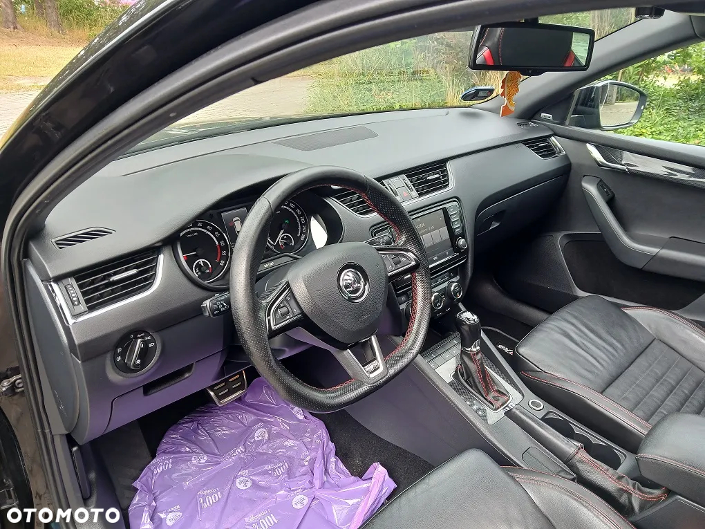 Skoda Octavia Combi 2.0 TDI DSG RS - 11