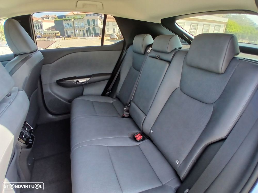 Lexus RZ 300e Premium - 8