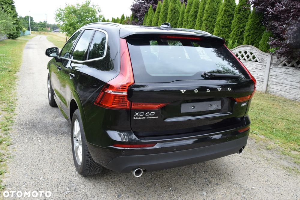 Volvo XC 60 B4 D AWD Geartronic Momentum Pro - 8