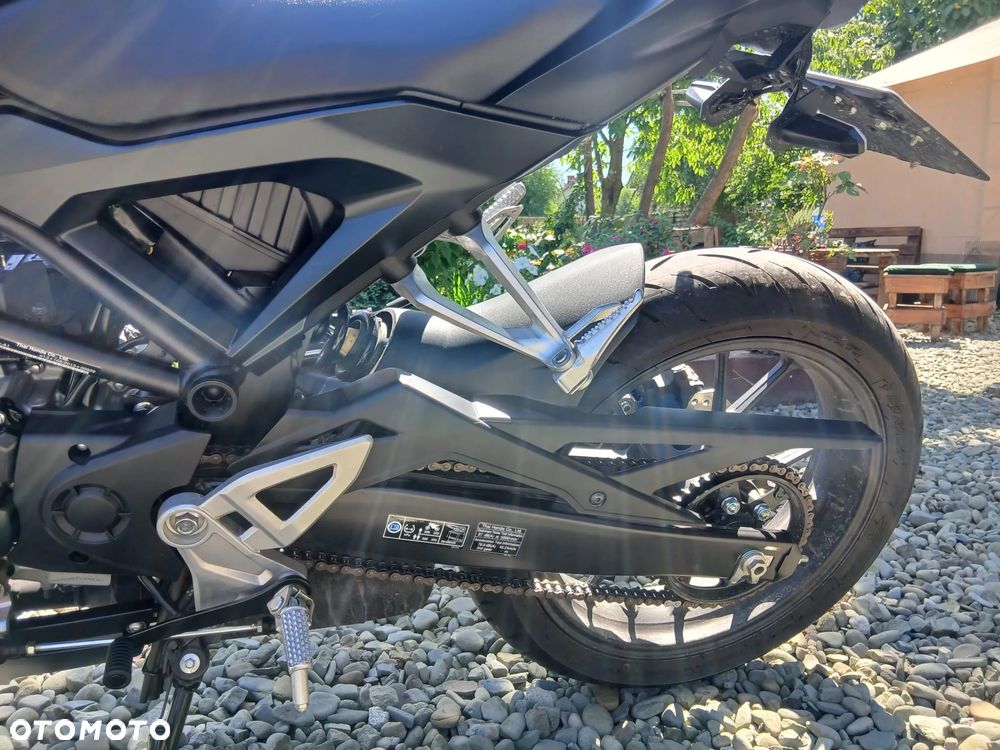 Honda CB - 16
