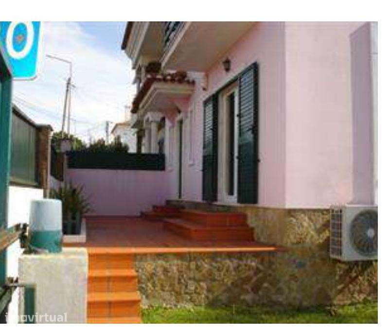 Moradia T3 com garagem, jardim e terraço em Sintra - Grande imagem: 3/26