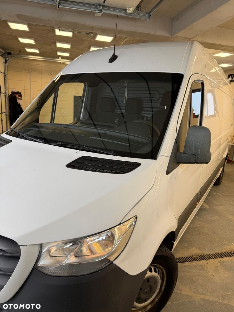 Mercedes-Benz Sprinter 907 - 7