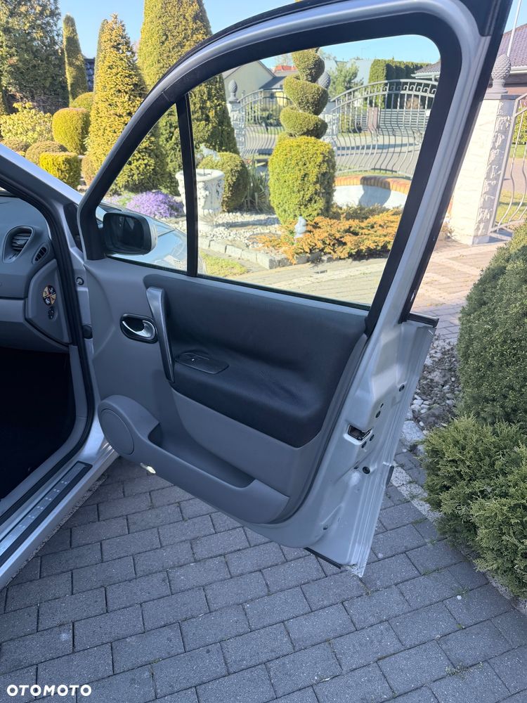 Renault Scenic 1.9 dCi Avantage - 21