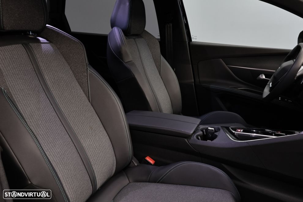 Peugeot 5008 1.2 PureTech Allure Pack EAT8 - 21