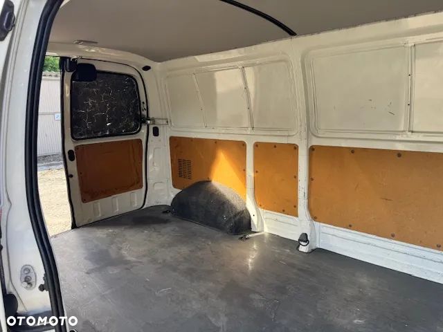 Toyota HIACE - 10