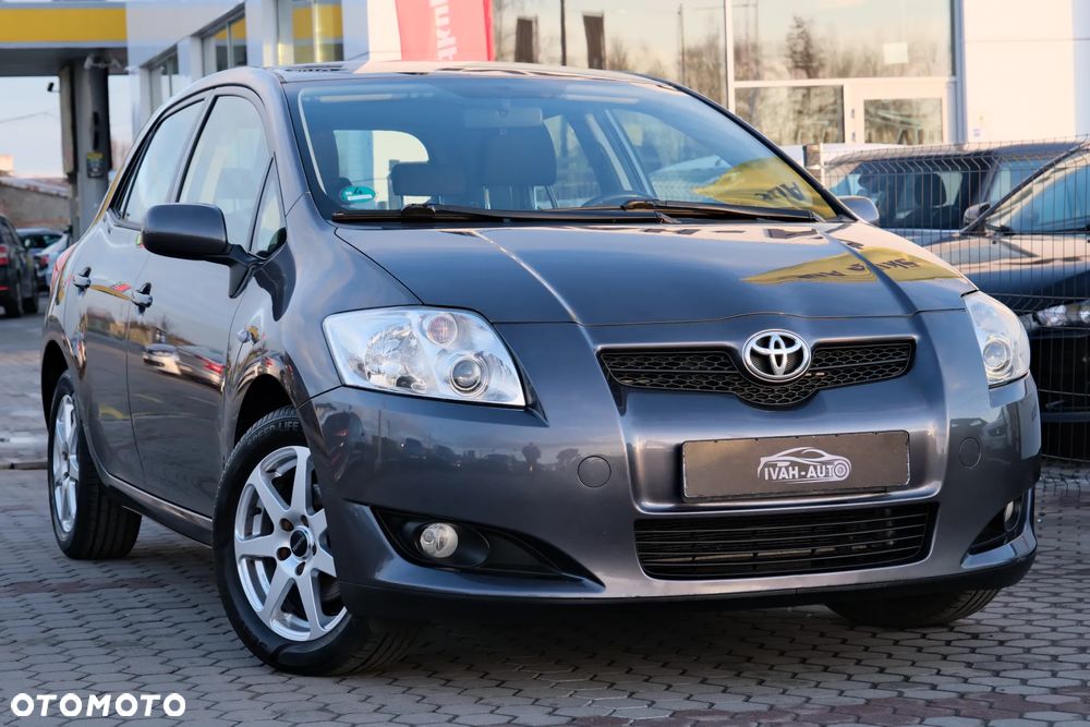 Toyota Auris 1.6 VVT-i Sol - 1