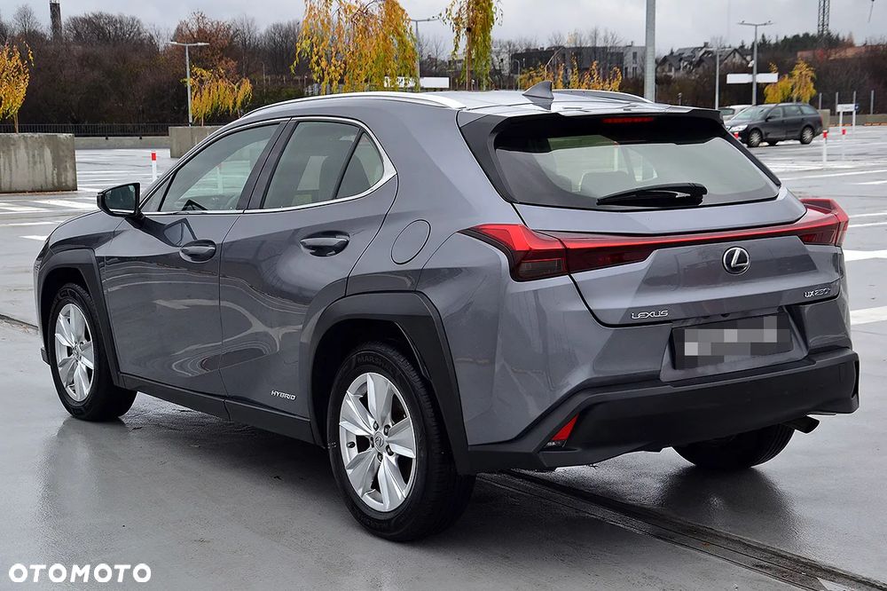 Lexus UX 250h Business Edition - 4