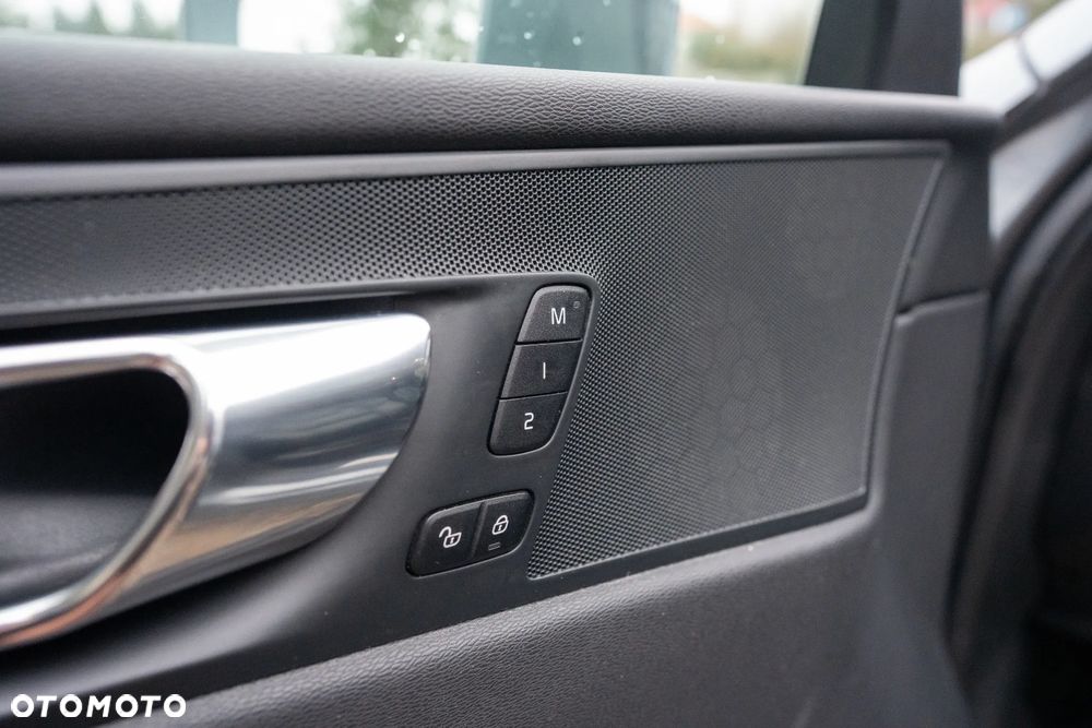 Volvo XC 60 D4 AWD Geartronic Inscription - 18