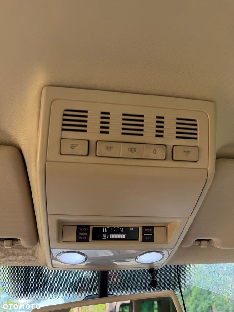 Volkswagen Multivan - 20