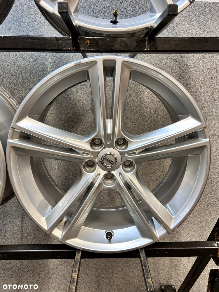 4 FELGI ALU. VOLVO V90, S90, V60, S40, S60  18'' 8J ET42 NR. FABR. 31362839 - 11