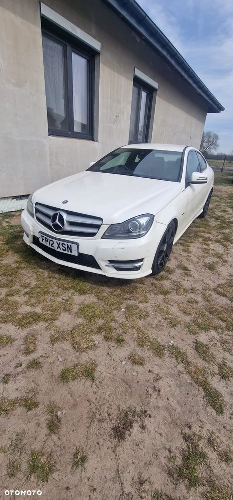 Mercedes-Benz Klasa C 220 CDI DPF (BlueEFFICIENCY) 7G-TRONIC - 4
