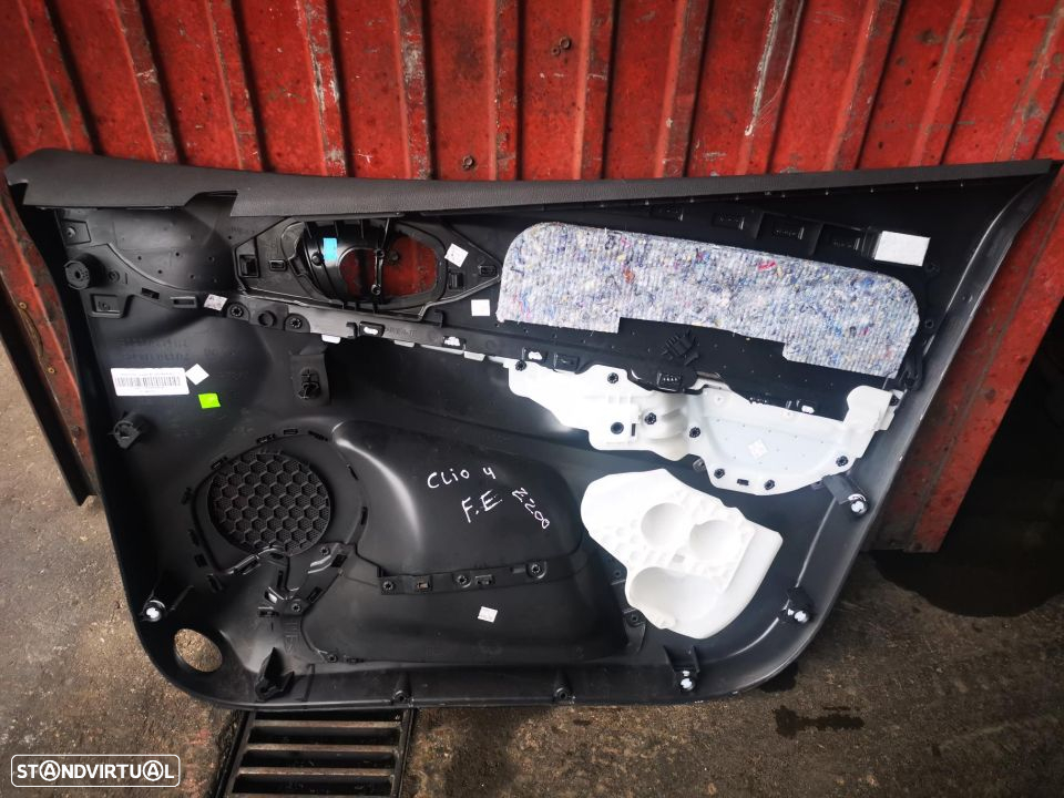 RENAULT CLIO 4 / IV FORRA / QUARTELA PORTA FRENTE ESQUERDA - Z200 - 5