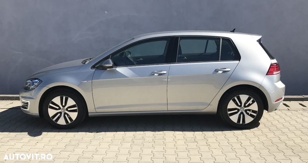 Volkswagen Golf - 11