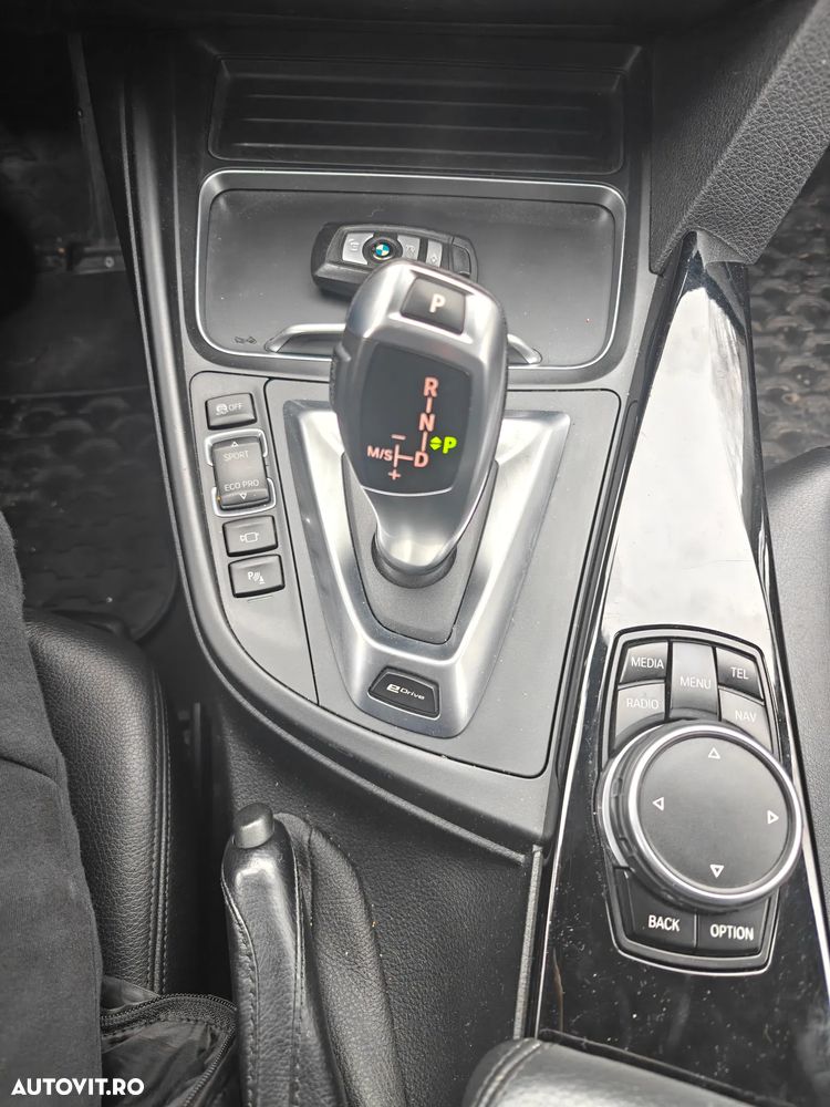 BMW Seria 3 330e iPerformance Advantage - 12