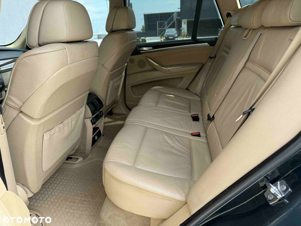 BMW X5 xDrive30i - 12