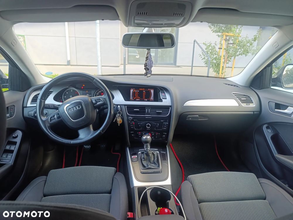 Audi A4 Avant 2.0 TDI DPF Quattro - 11