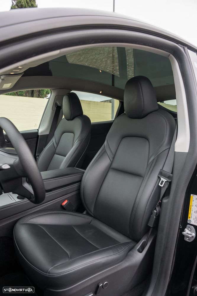 Tesla Model Y Long Range Dual Motor AWD - 12