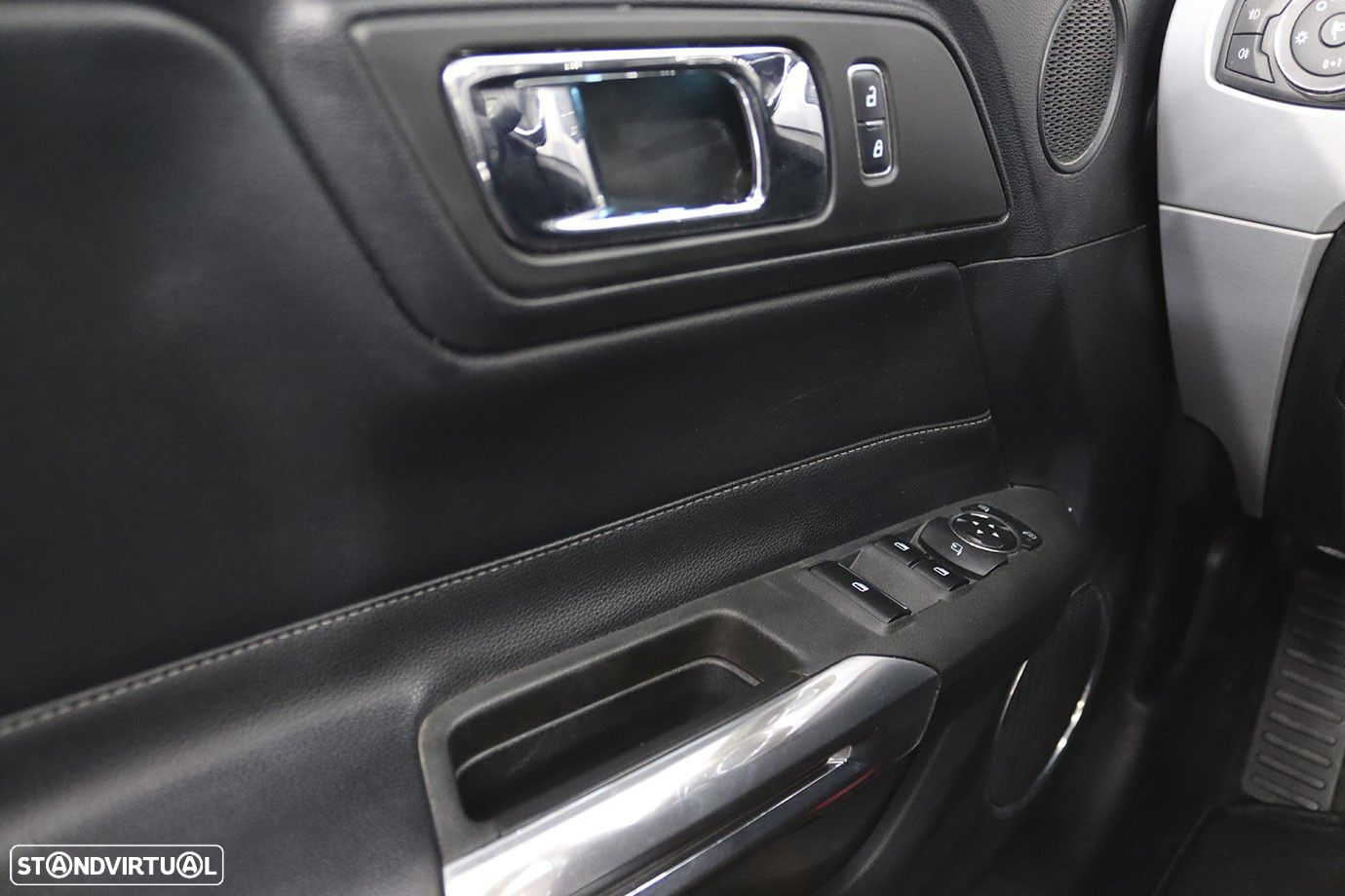 Ford Mustang - 18