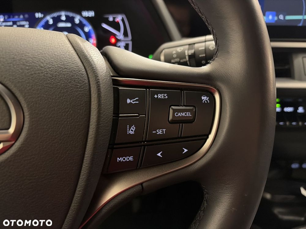 Lexus UX - 14