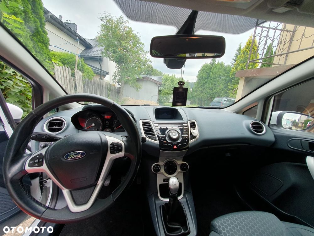 Ford Fiesta 1.6 TDCi DPF Sport - 12