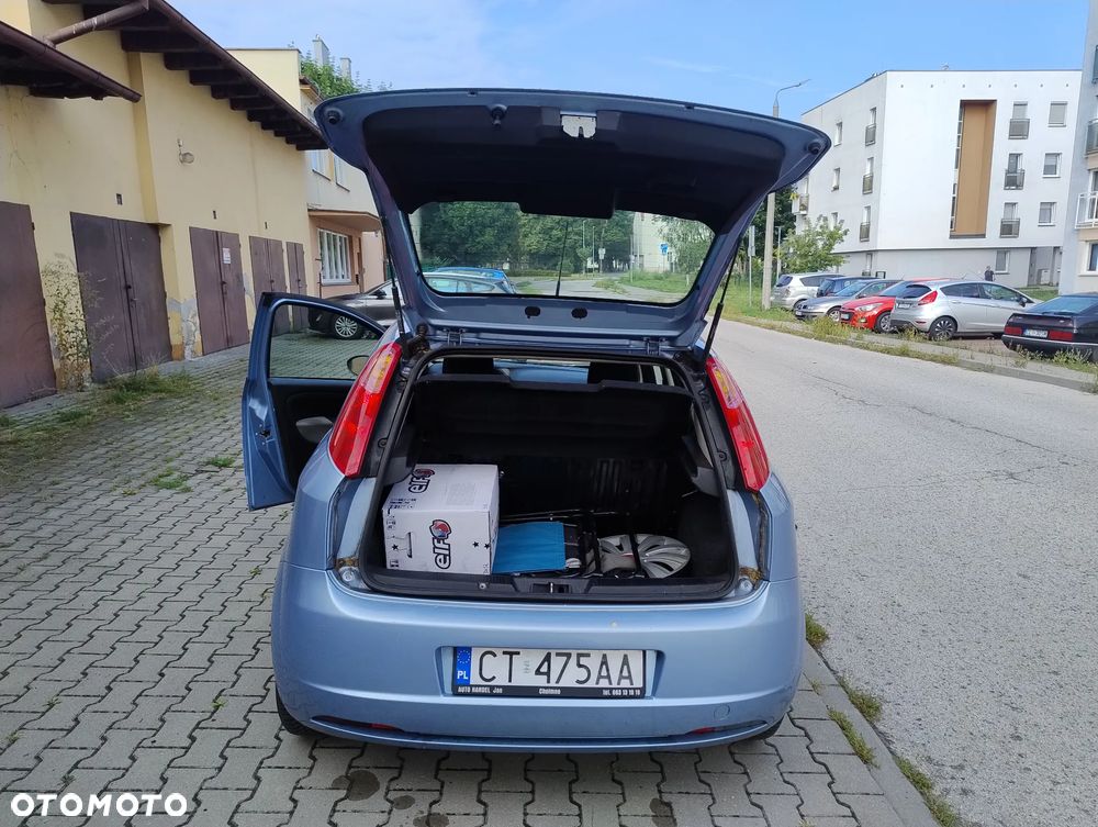 Fiat Punto 1.4 16V Dynamic - 5