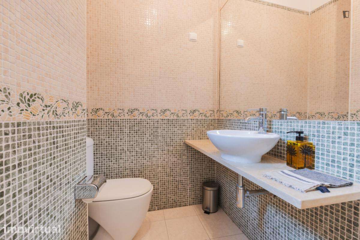 Casa com 2 quartos - localizado em São Bento Lisbon - Grande imagem: 3/34