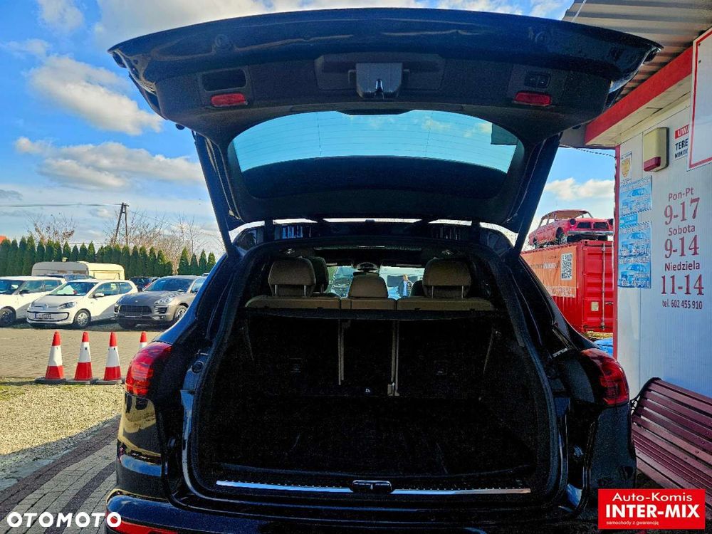 Porsche Cayenne - 26